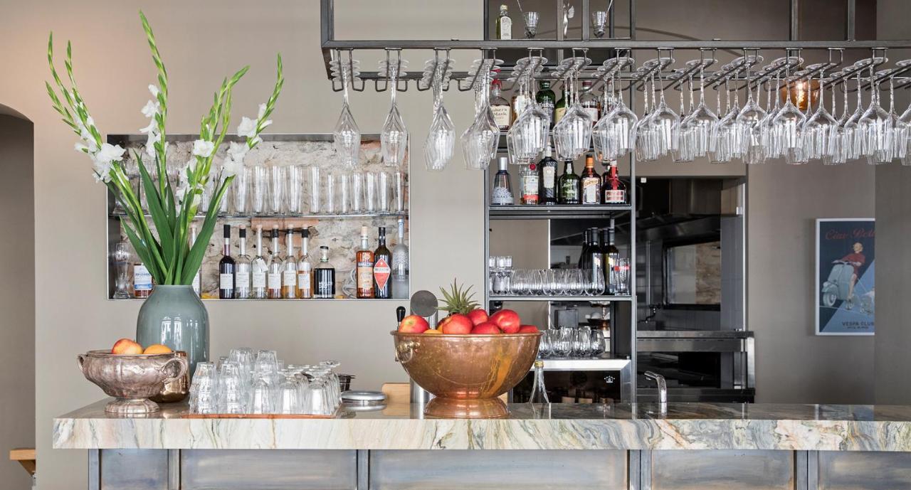 Emmerich Hotel Goerlitz Екстериор снимка A bar at a hotel